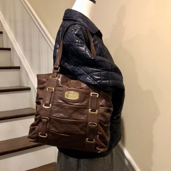 MICHAEL KORS Brown Leather Shoulder Bag Tote W Woven Leather & Gold Accents - Picture 2 of 11